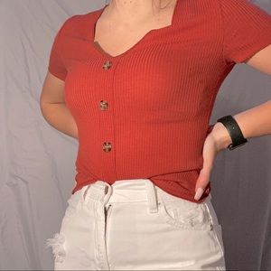 simple button rue 21 tee